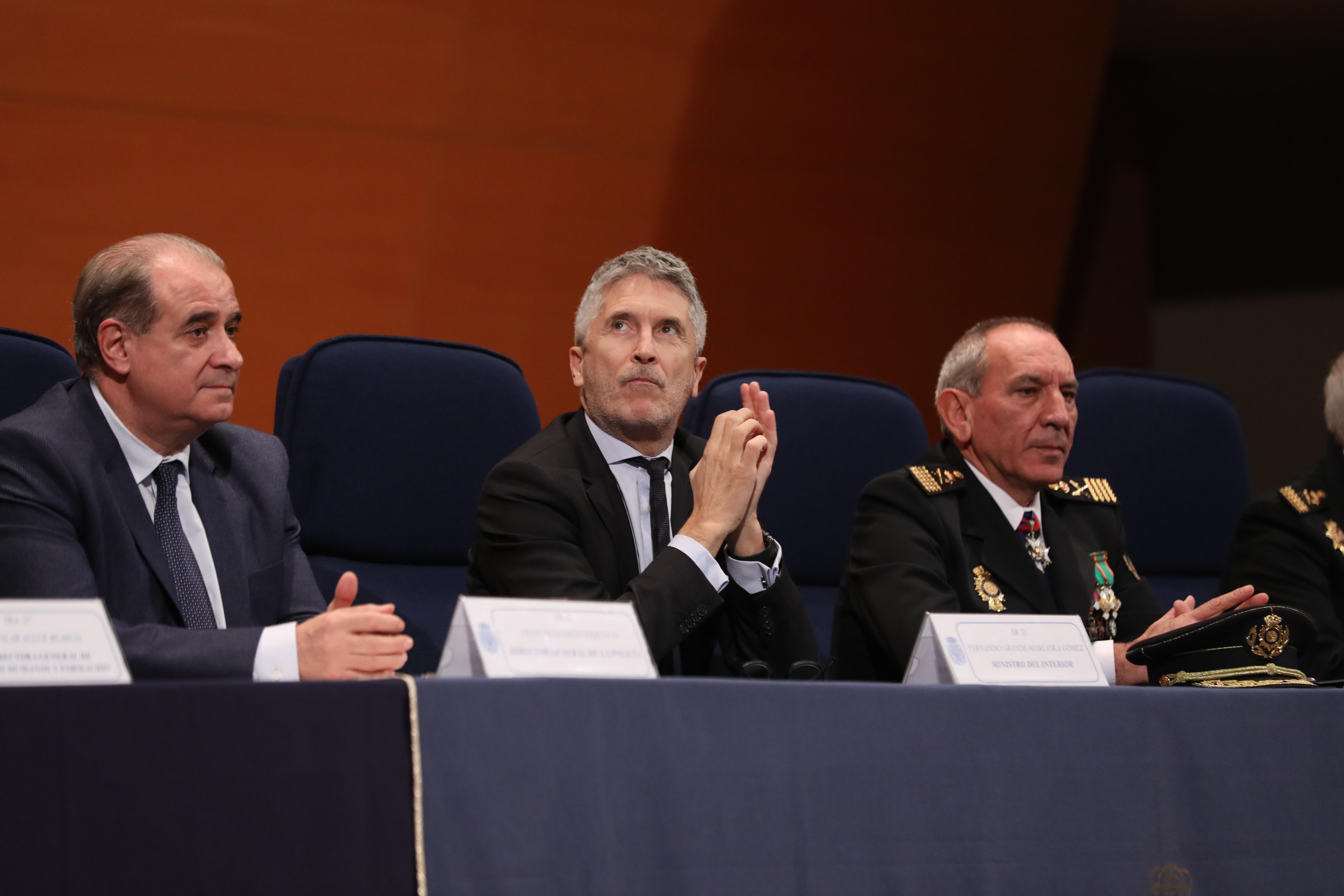 El director general de la Policía Nacional, Francisco Pardo, el ministro del Interior en funciones, Fernando Grande- Marlaska y el director adjunto operativo de la Policía Nacional, José Ángel González