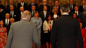 Felipe VI y Juan Carlos I en la reunión del Patronato de la Fundación COTEC en el Palacio Real. Europa Press.