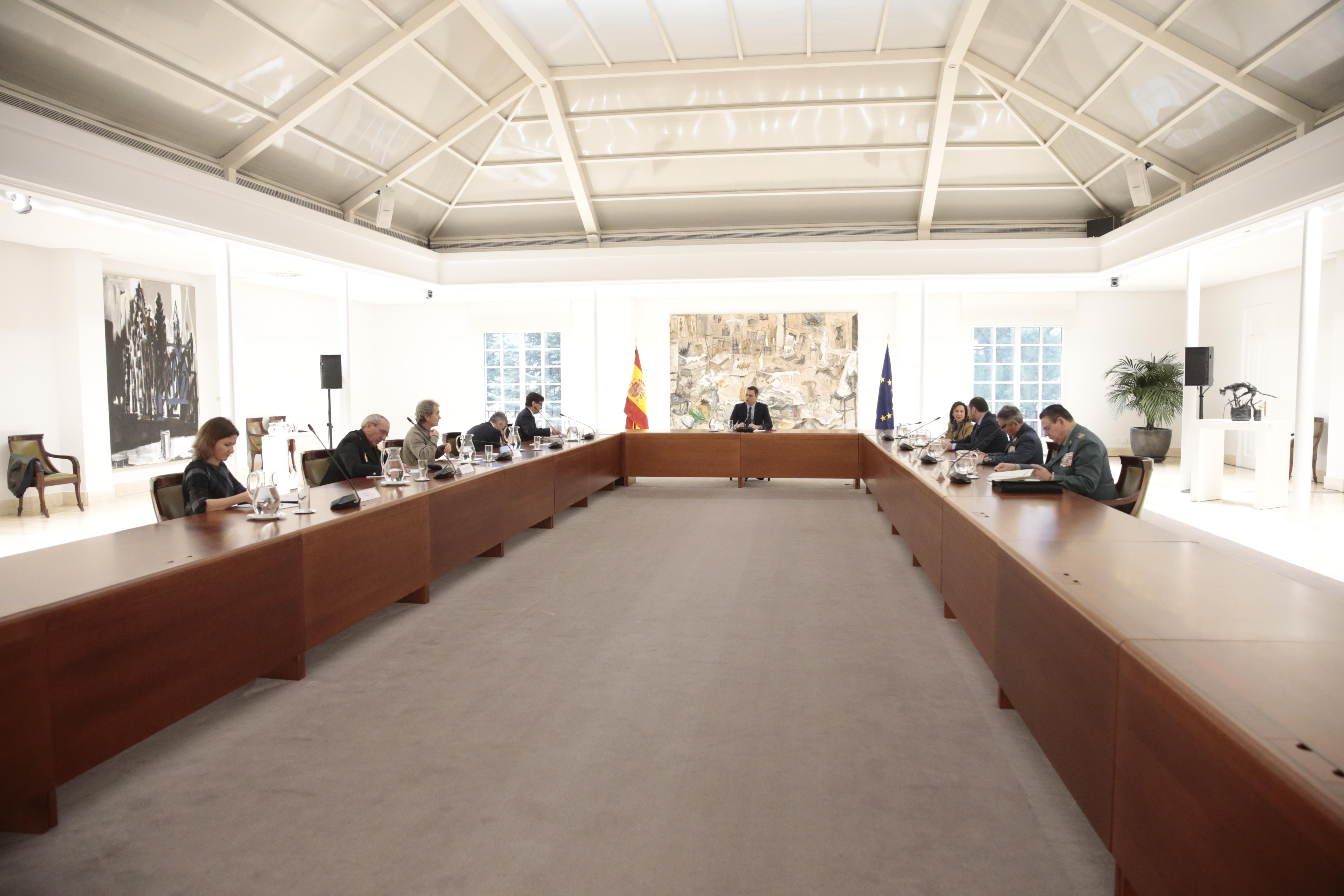 Sánchez preside el primer Consejo de Ministros virtual de España