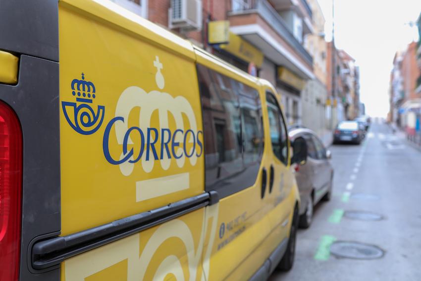 Imagen de un vehículo de Correos