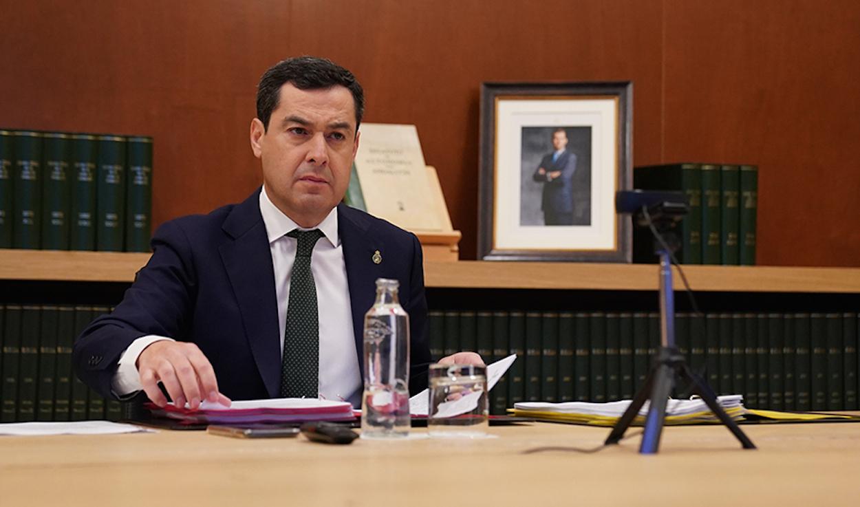 Juanma Moreno, durante la videoconferencia con Pedro Sánchez y el resto de presidentes autonómicos.