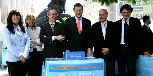 Josep Piqué, el 'rojo' que quería ser rico y consejero... y por el camino se hizo ministro del PP Josep Piqué, el 'rojo' que quería ser rico y consejero... y por el camino se hizo ministro del PP