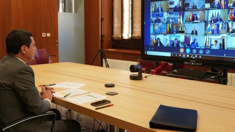 Juanma Moreno, hoy durante la videoconferencia de Pedro Sánchez y los presidentes autonómicos. JUNTA DE ANDALUCÍA