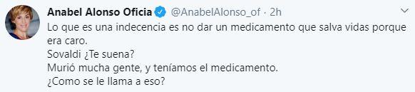 Anabel Alonso le recuerda a Rafa Hernando el caso del medicamento Sovaldi