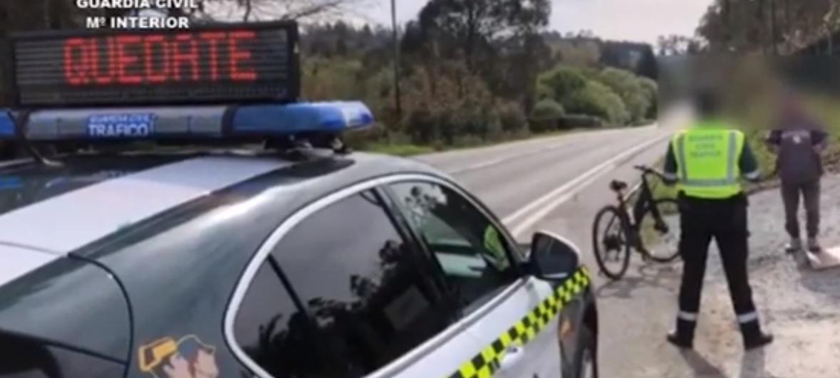 La Guardia Civil denuncia a un ciclista de 82 años por saltarse el confinamiento