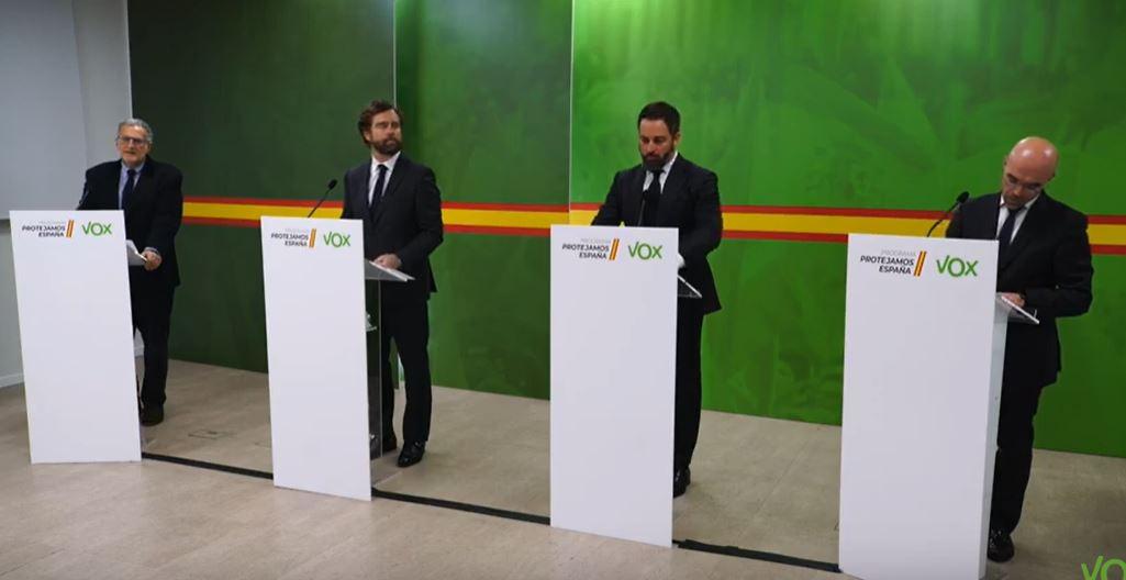 Los dirigentes de Vox: Juan Luis Steegmann, Iván Espinosa, Santiago Abascal y Jorge Buxadé, en rueda de prensa.