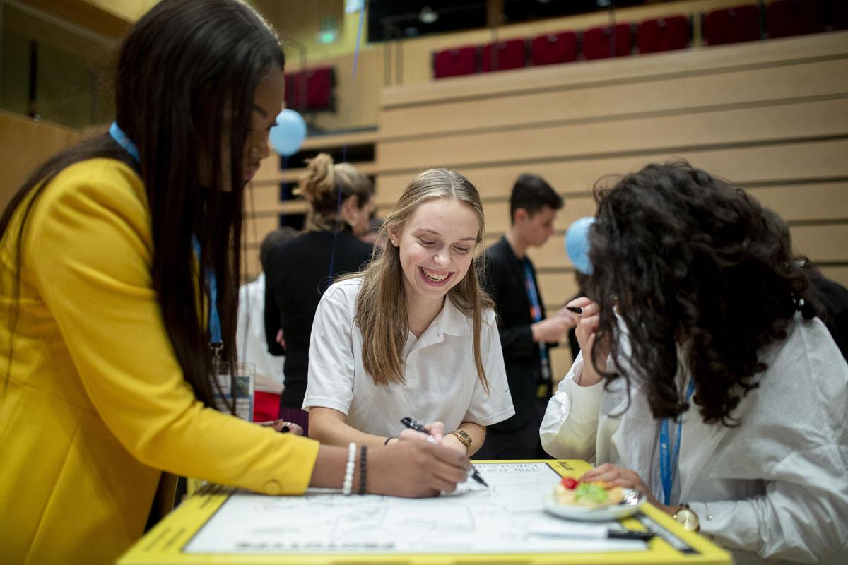 La Fundación "la Caixa", a través de su programa EduCaixa, y el Living Lab de Salud de IrsiCaixa han puesto en marcha el Coronavirus Community Lab