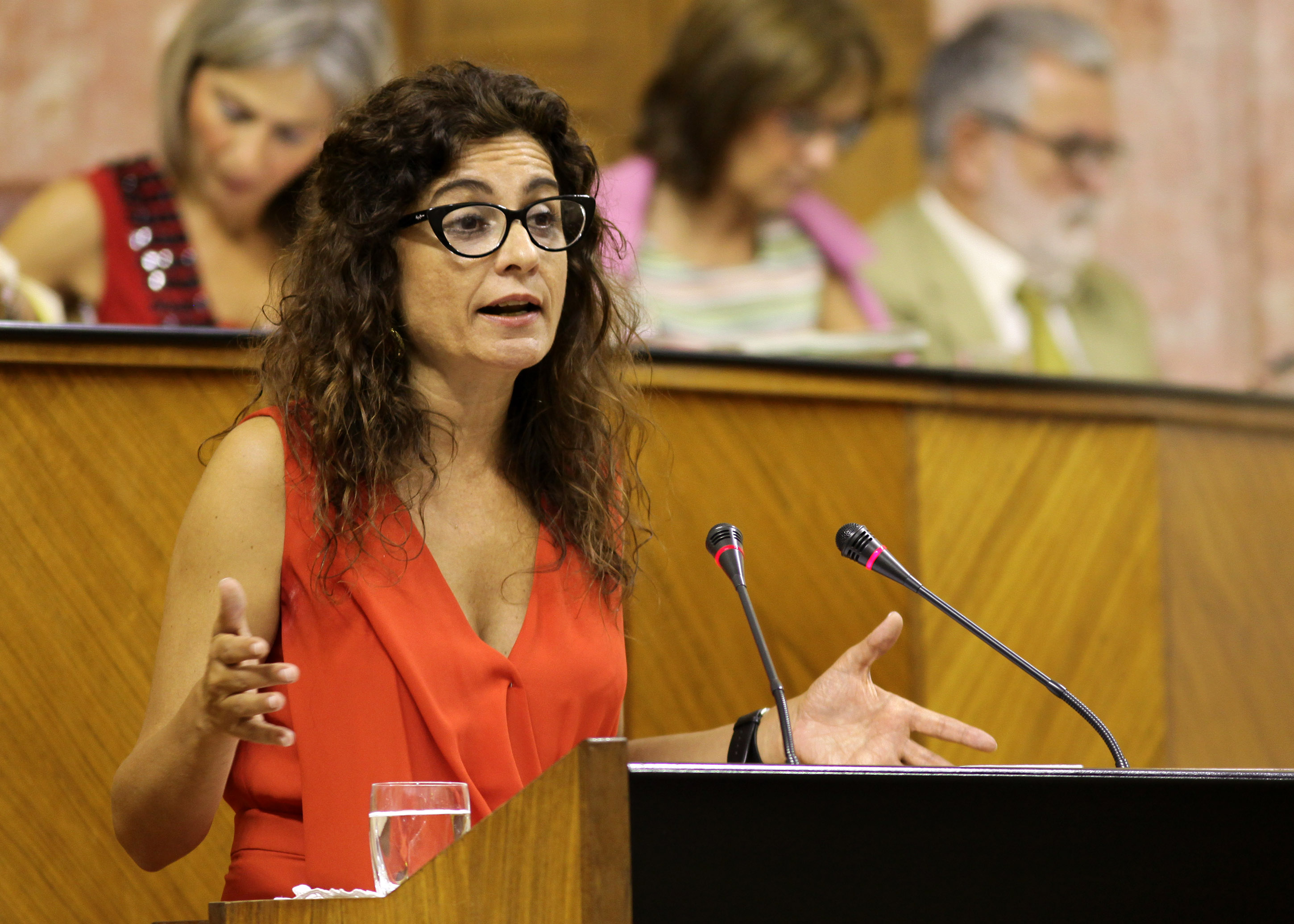 La consejera andaluza de Hacienda, María Jesús Montero, en una intervención en el Parlamento.