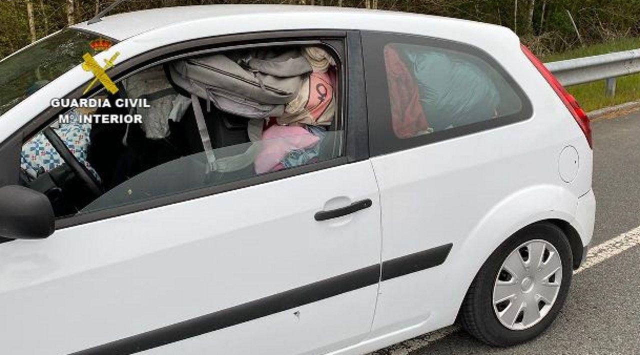 La Guardia Civil intercepta un coche cargado hasta arriba en la A6. Fuente Interior