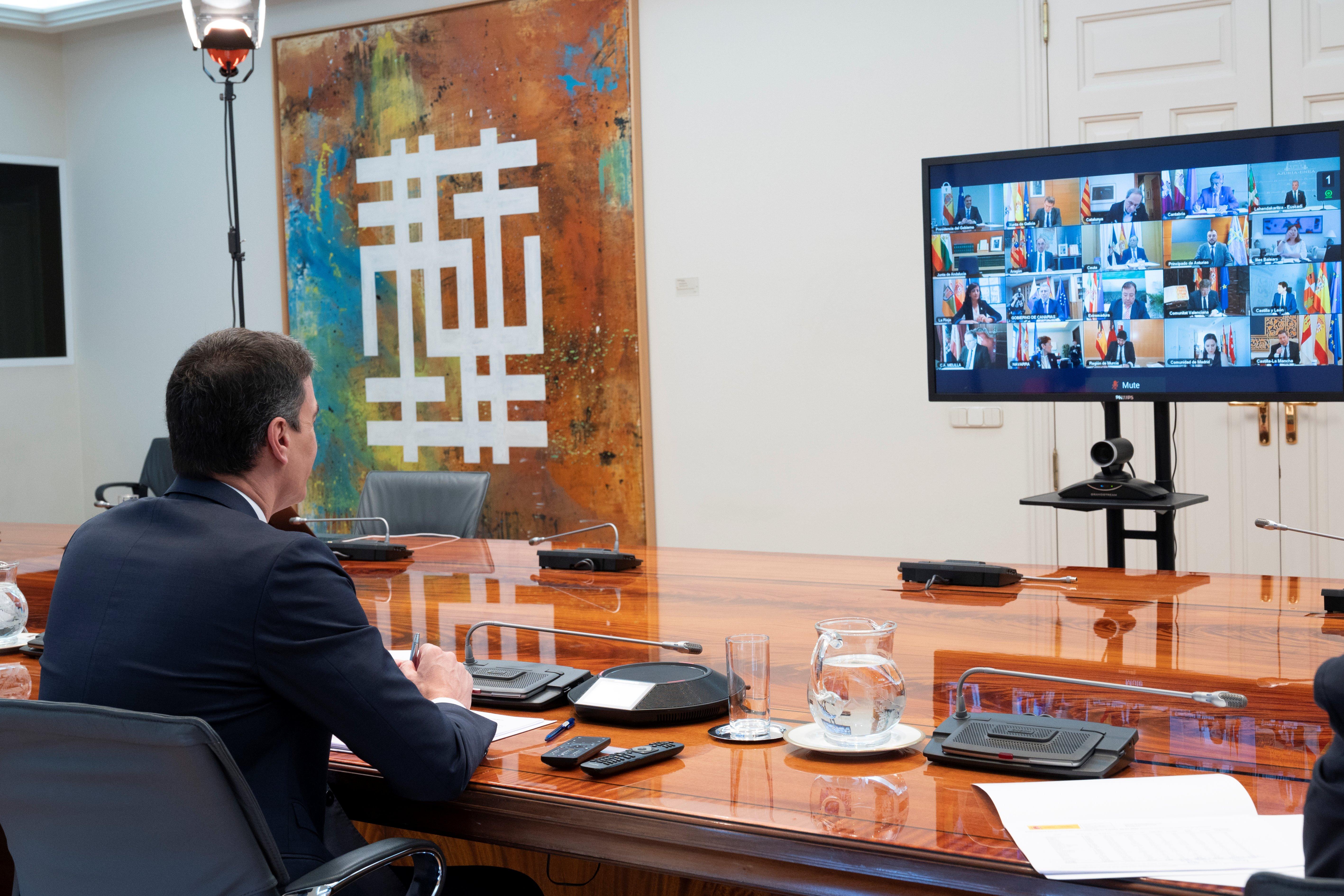 El presidente del Gobierno, Pedro Sánchez, durante una de las reuniones con los presidentes autonómicos. Fuente: EP.