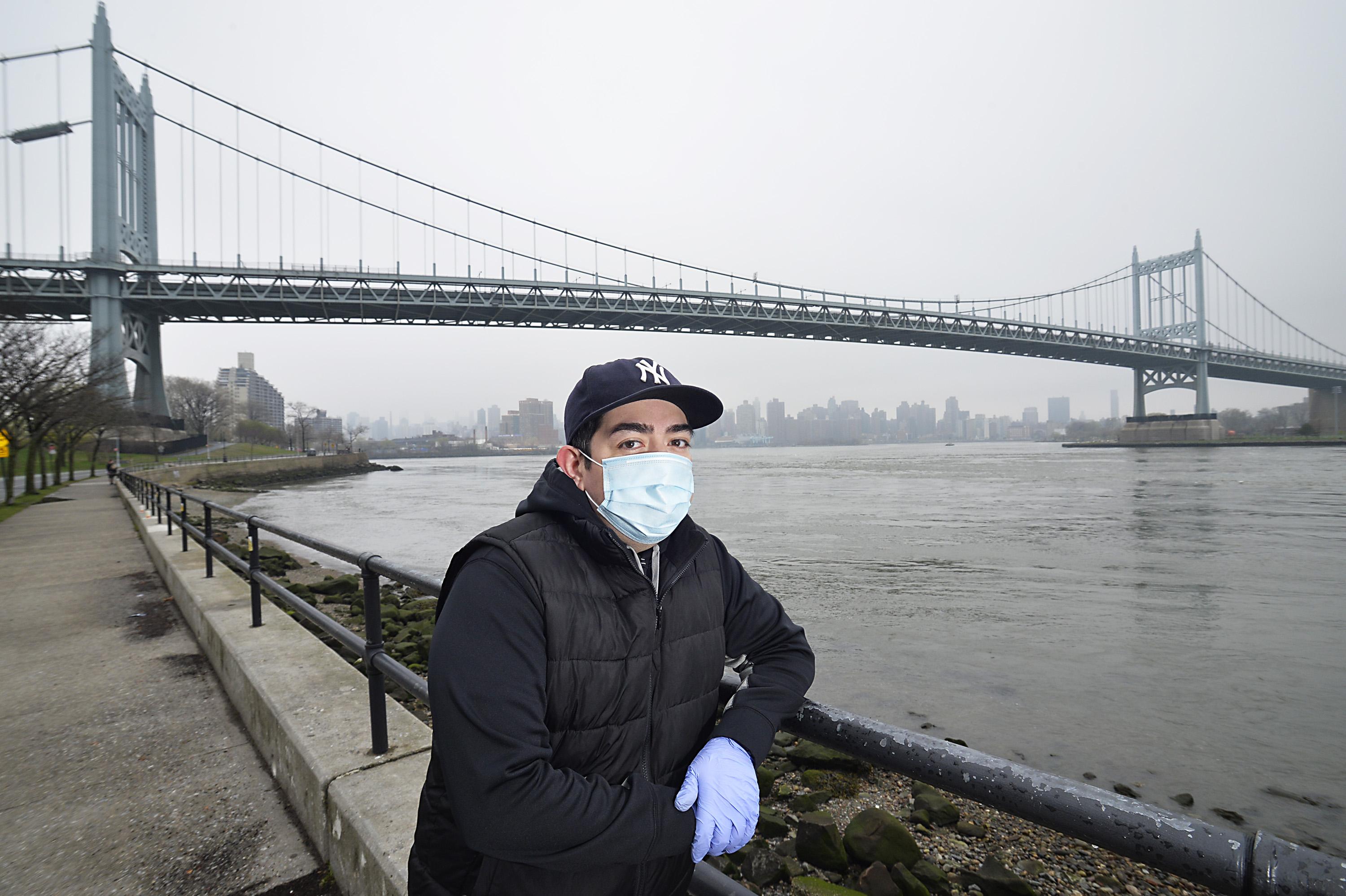 Un ingeniero de Nueva York en un vacío Astoria Park