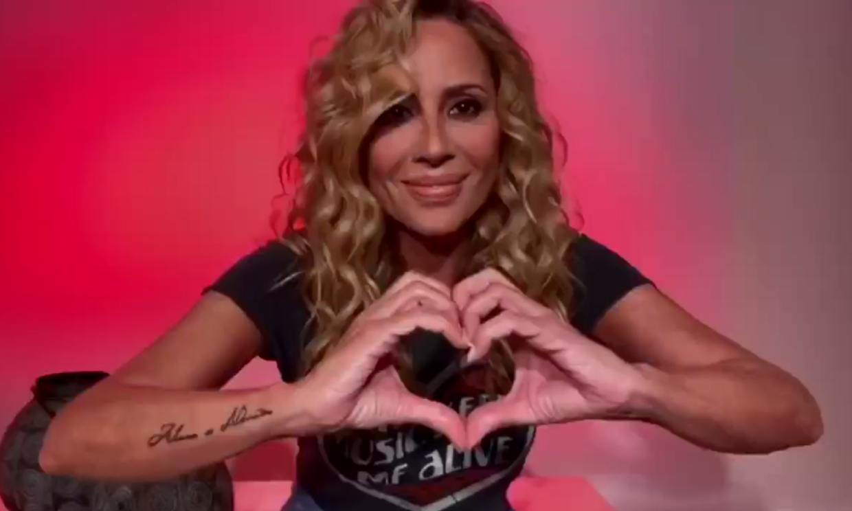 Marta Sánchez en la canción 'Un mismo corazón'. Fuente: Youtube.
