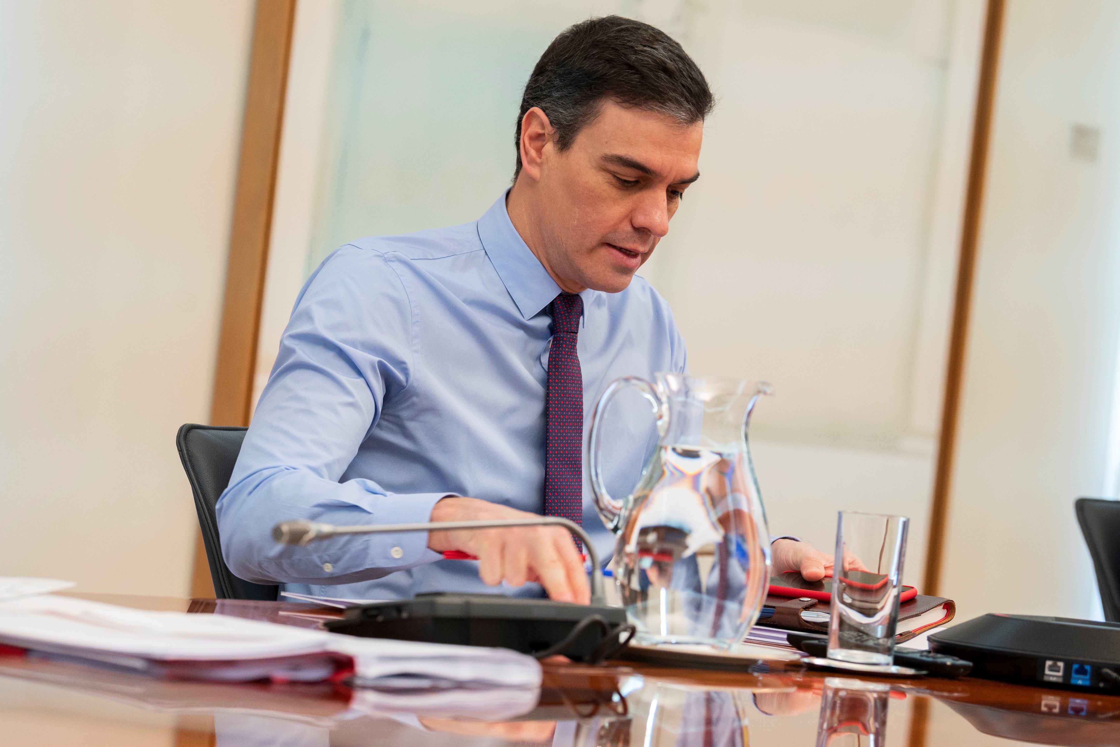 El presidente el Gobierno, Pedro Sánchez, durante la videoconferencia que ha mantenido este domingo con el resto de presidentes autonómicos. Fuente: EP.