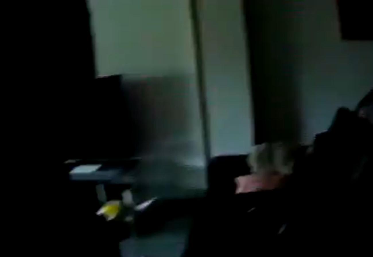 Imagen del vídeo de la intervención policial. 