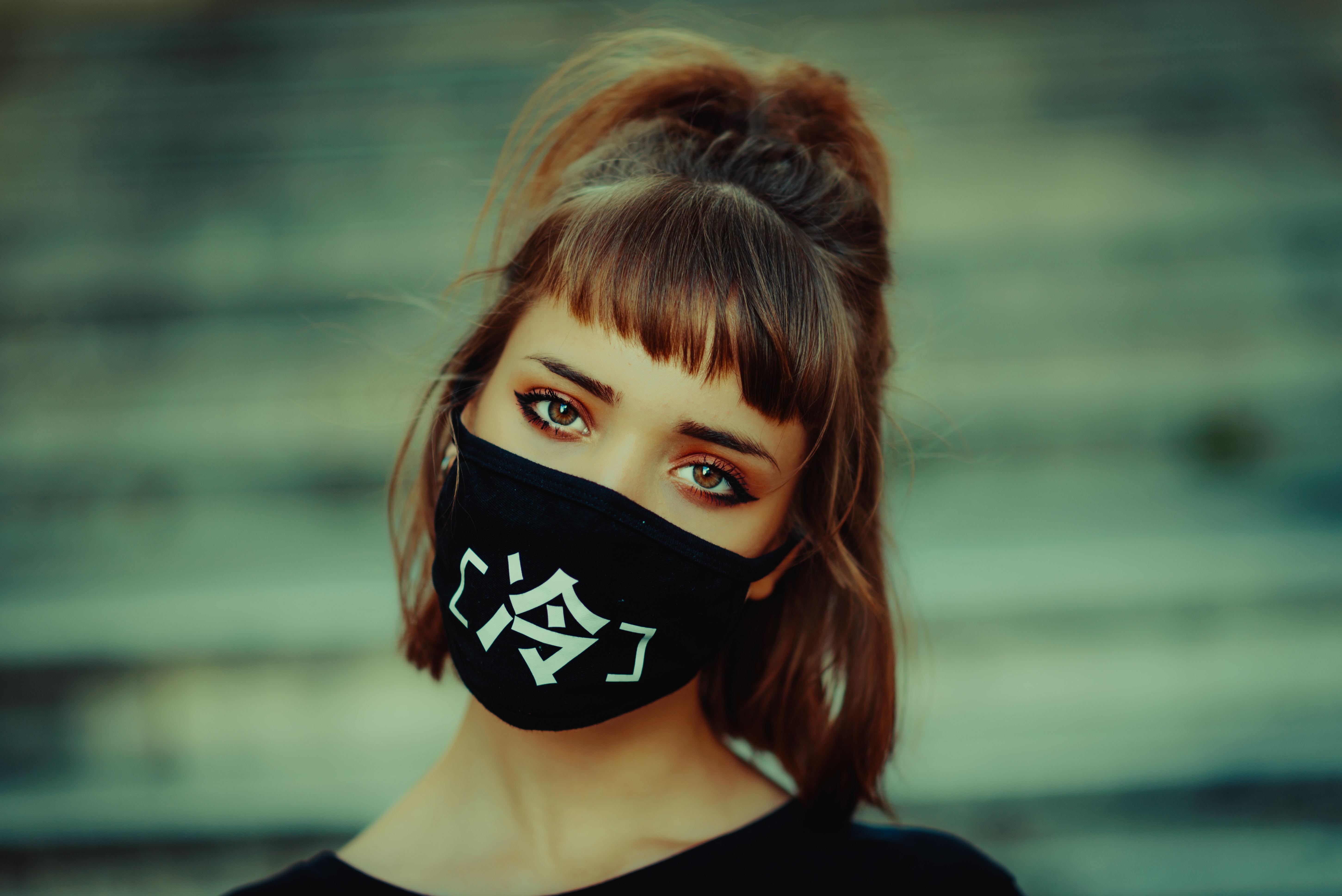 Unos materiales son mejores que otros para fabricar mascarillas: te decimos cuáles son los mejores. Flavio Gasperini para Unsplash