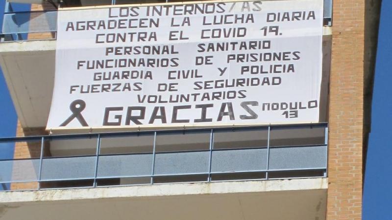 Pancarta de los presos de Alhaurín de la Torre a los funcionarios de prisiones Pancarta de los presos de Alhaurín de la Torre a los funcionarios de prisiones