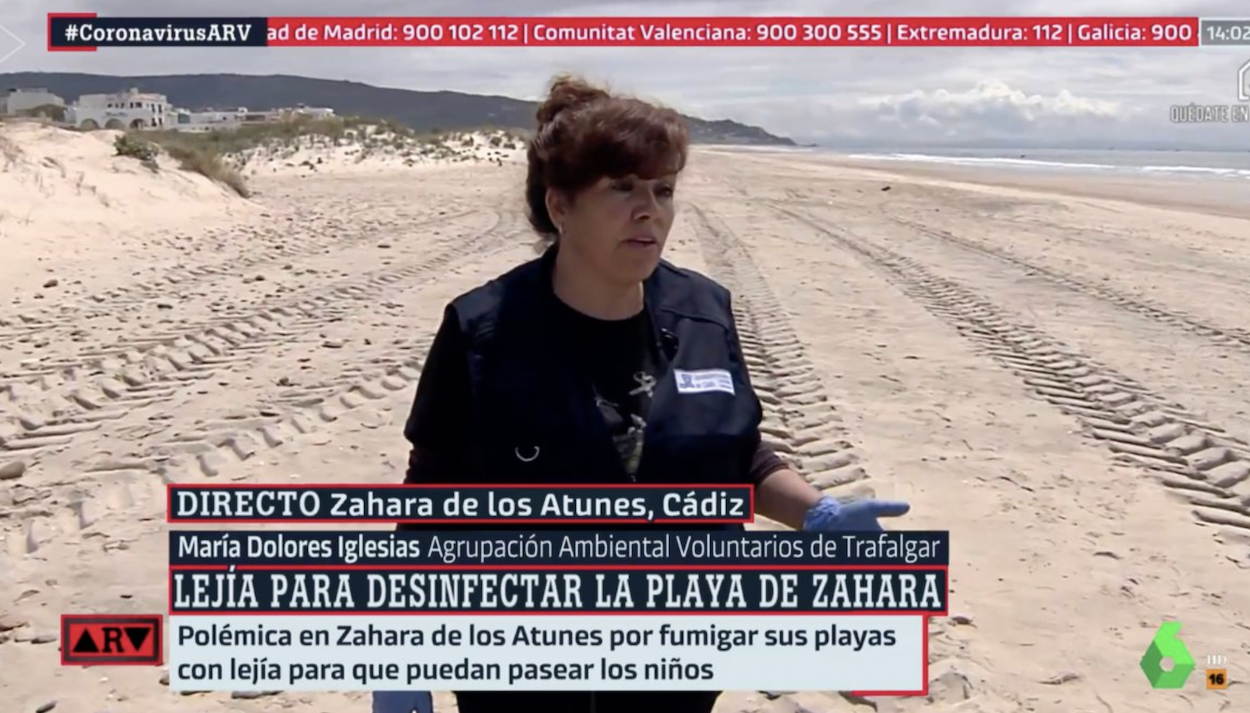 Polémica en Zahara de los Atunes por fumigar playas con lejía