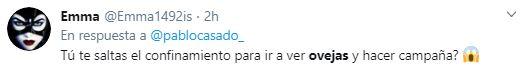 Tuit criticando a Pablo Casado de hacer campaña y saltarse el estado de alarma tras su foto con ovejas