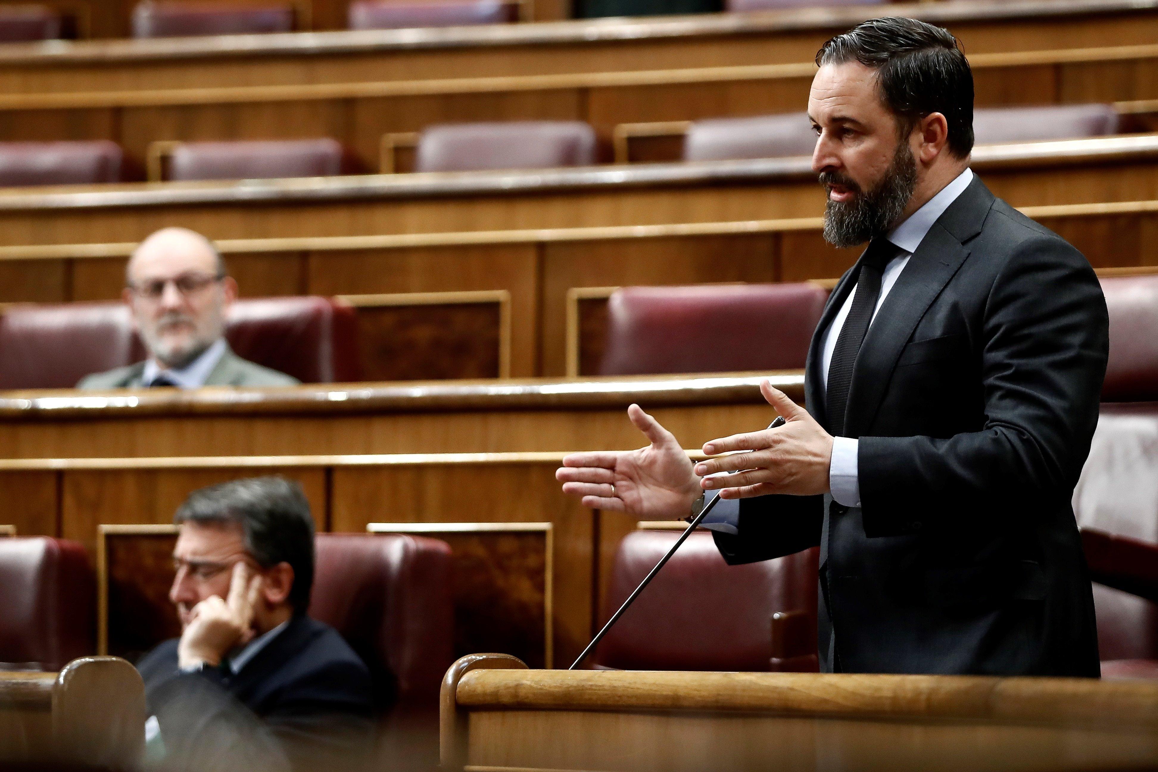 El presidente de Vox, Santiago Abascal, desde la tribuna de oradores del Congreso. Fuente: EP.