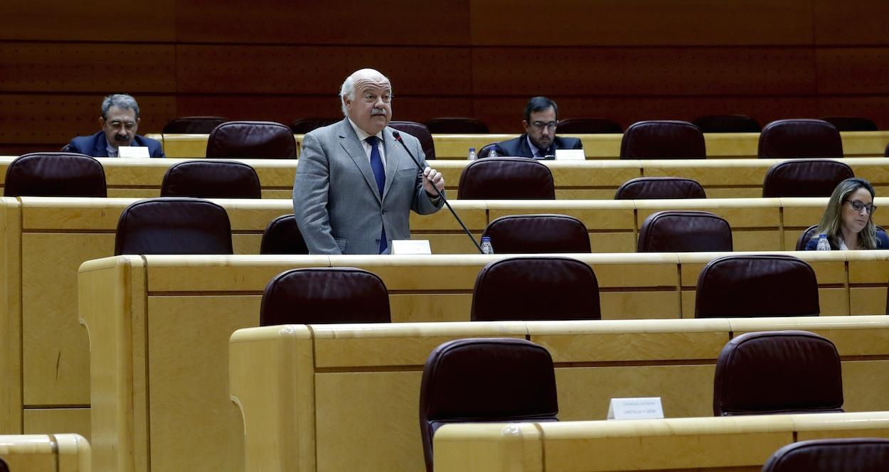 El consejero de Salud, en su intervención en el Senado.