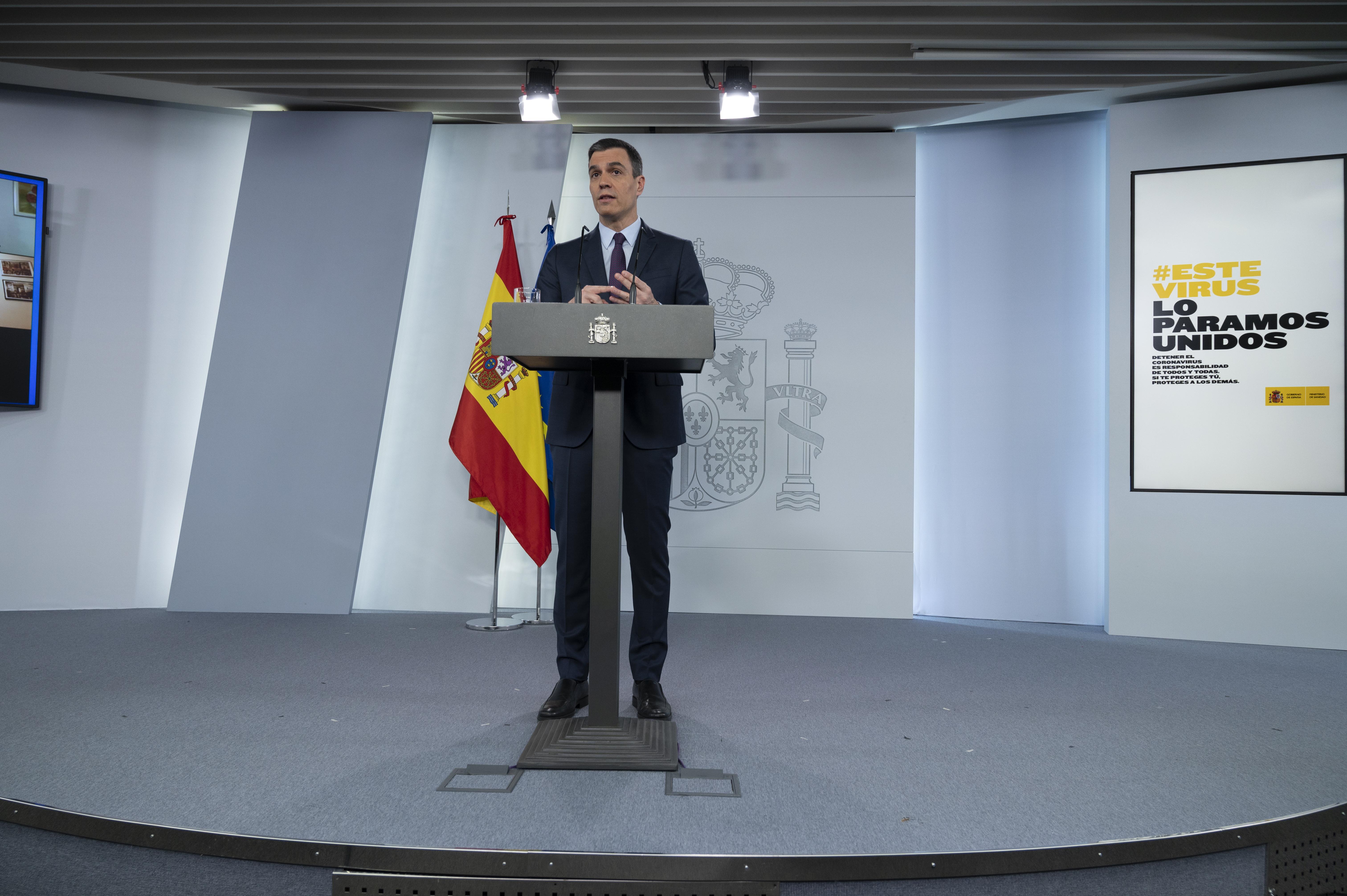 El presidente del Gobierno, Pedro Sánchez, compareciendo en el Palacio de la Moncloa