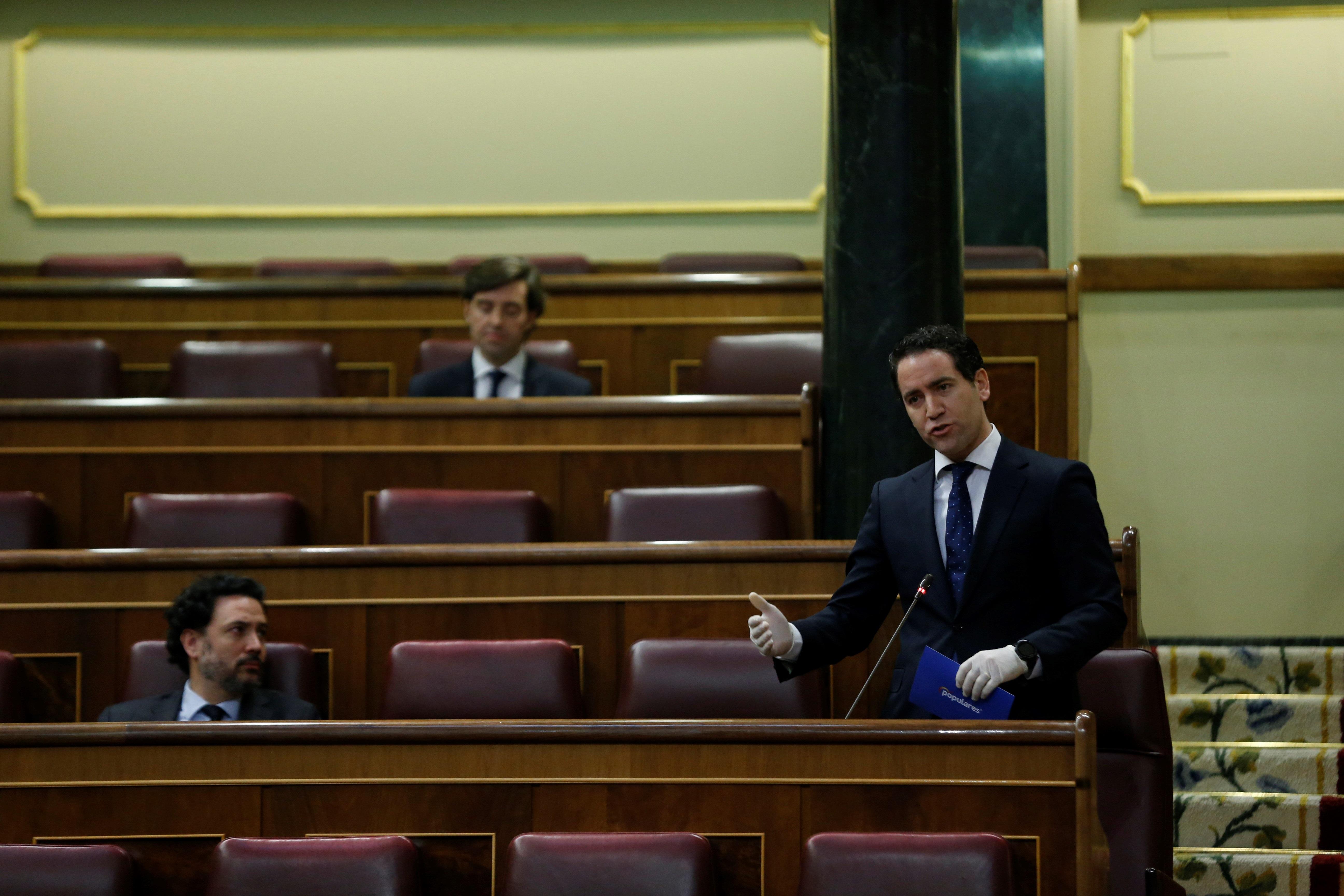 El diputado del PP Teodoro García Egea, interviene en la sesión de control al Ejecutivo celebrada este miércoles en el Congreso