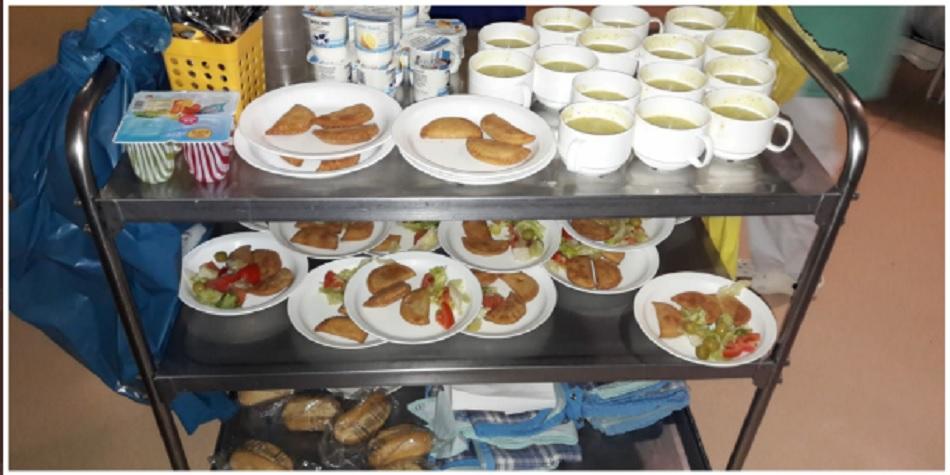 La comida para los ancianos en la Gran Residencia de Madrid. Foto MATS