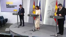 Salvador Illa, ministro de Sanidad; María Jesús Montero, ministra de Hacienda y portavoz del Gobierno y José Manuel Rodríguez Uribes, ministro de Cultura, en la rueda de prensa tras el Consejo de Ministros - Europa Press