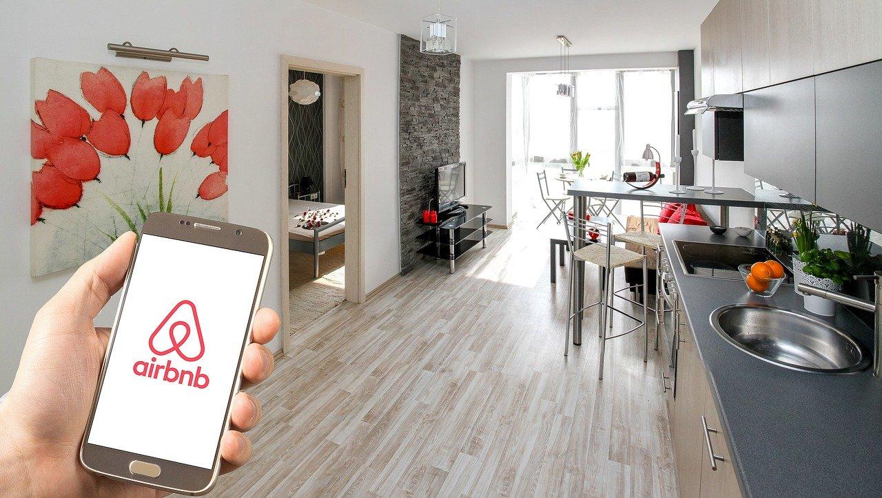 En mayo Airbnb lanzó un plan de seguridad para el verano