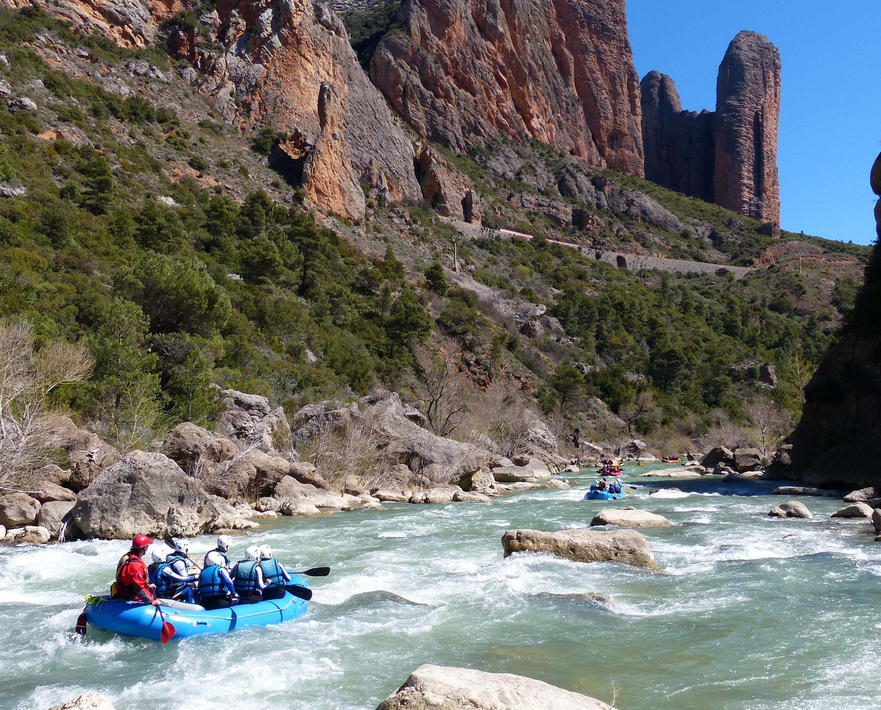 El Gobierno de Aragón blinda a agencias de viaje, empresas de turismo activo y guías turísticos.