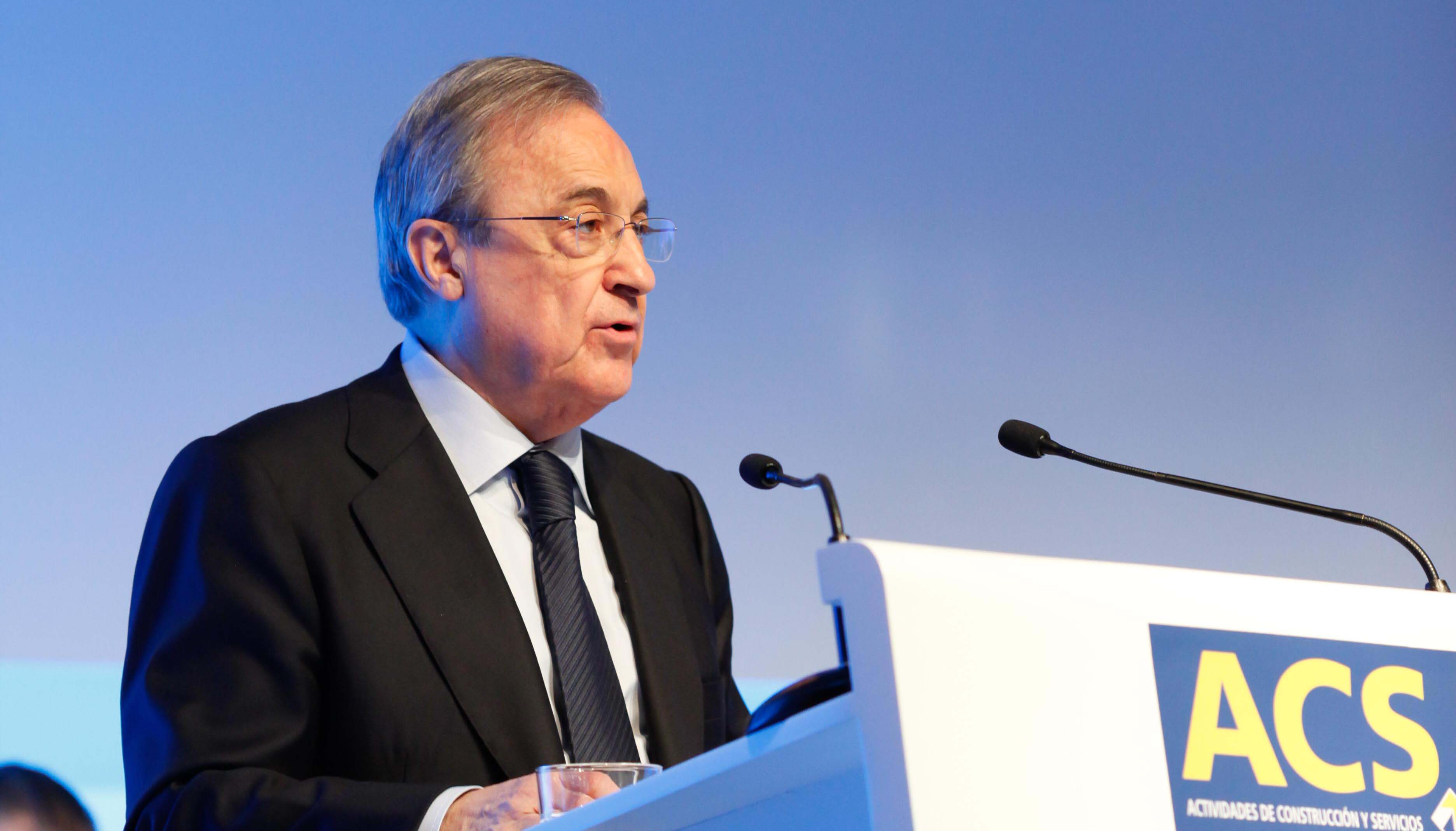 Florentino Pérez se dirige a los accionistas en la Junta General de Accionistas de 2019 que, a diferencia de la de este año, pudo celebrarse de forma presencial