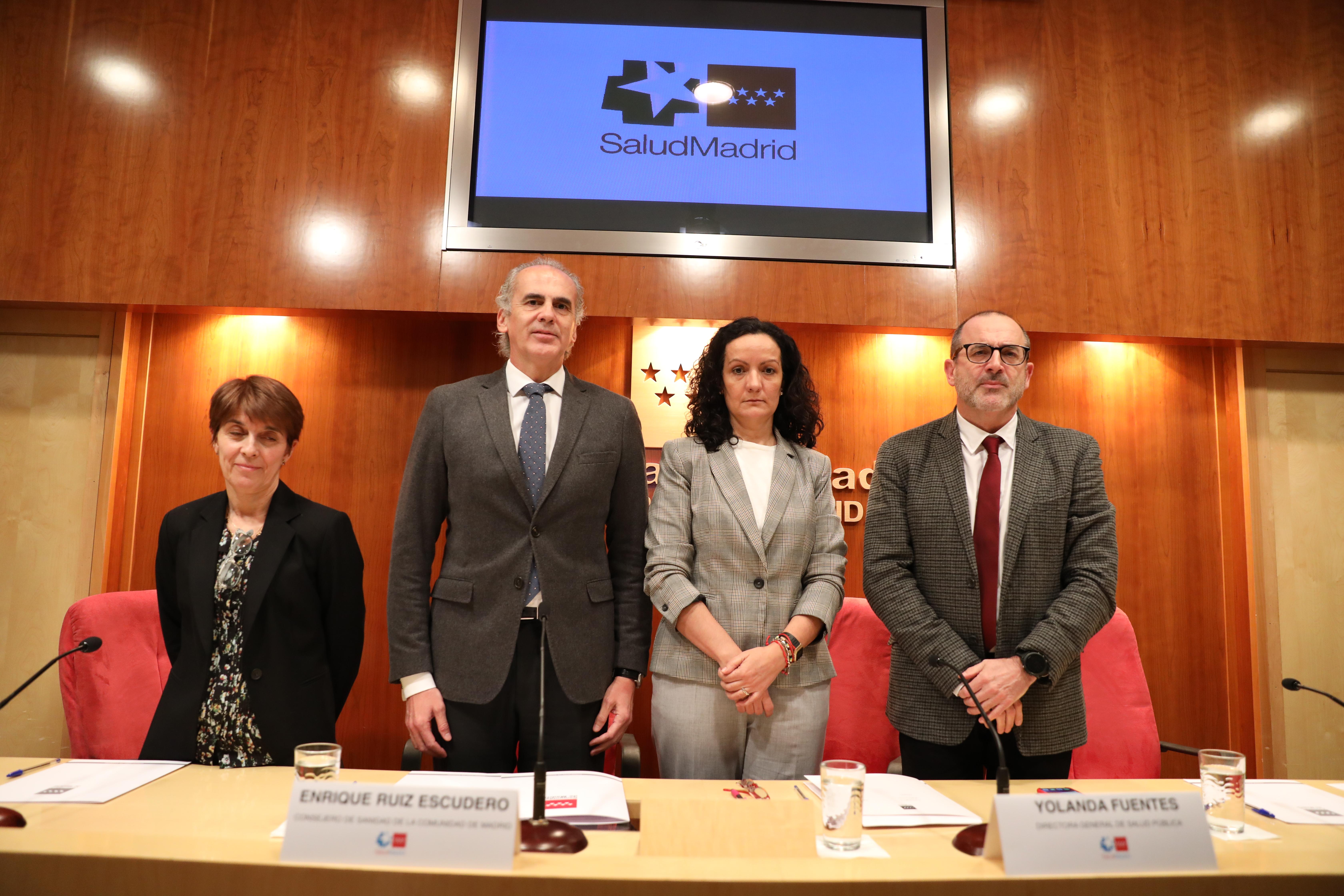 La ya exdirectora general de Sanidad, Yolanda Fuentes, junto a Enrique Ruiz Escudero