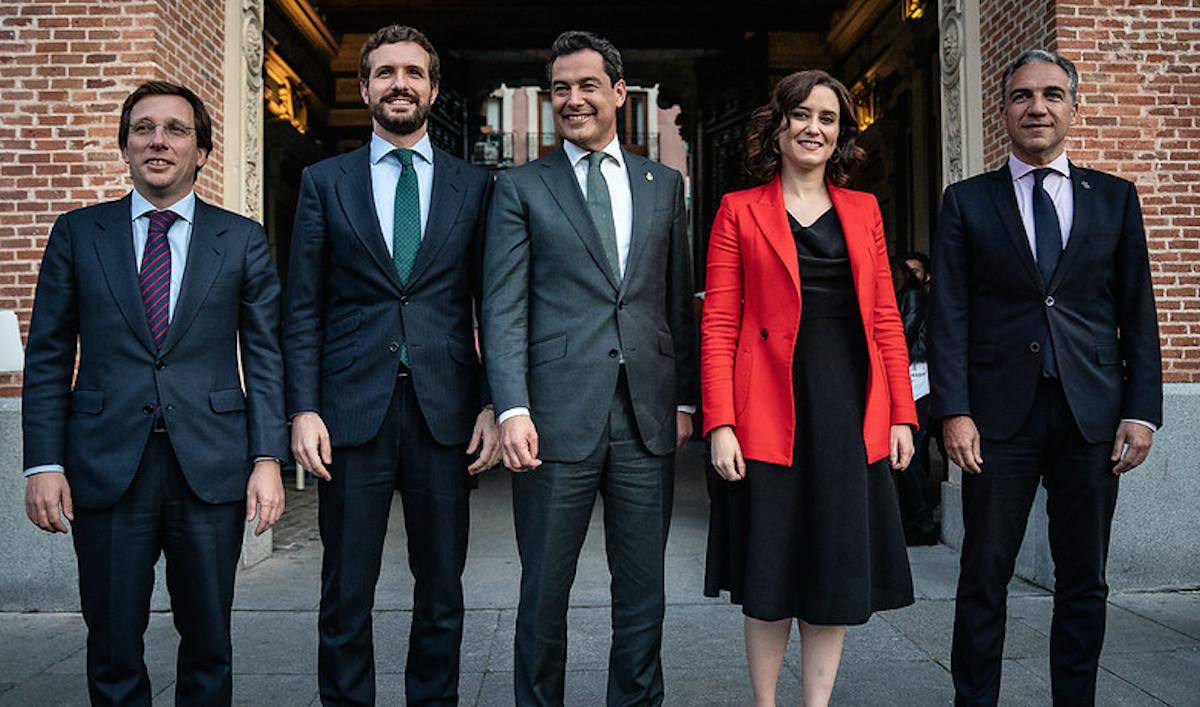 El presidente Juanma Moreno con Pablo Casado, Díaz Ayuso, Martínez-Almeida y Elías Bendodo.