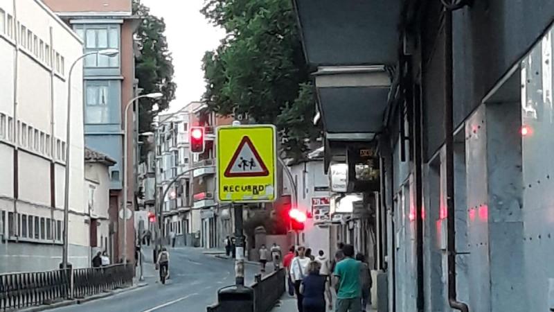 Madrileños disfrutando del paseo o haciendo deporte tras el confinamiento