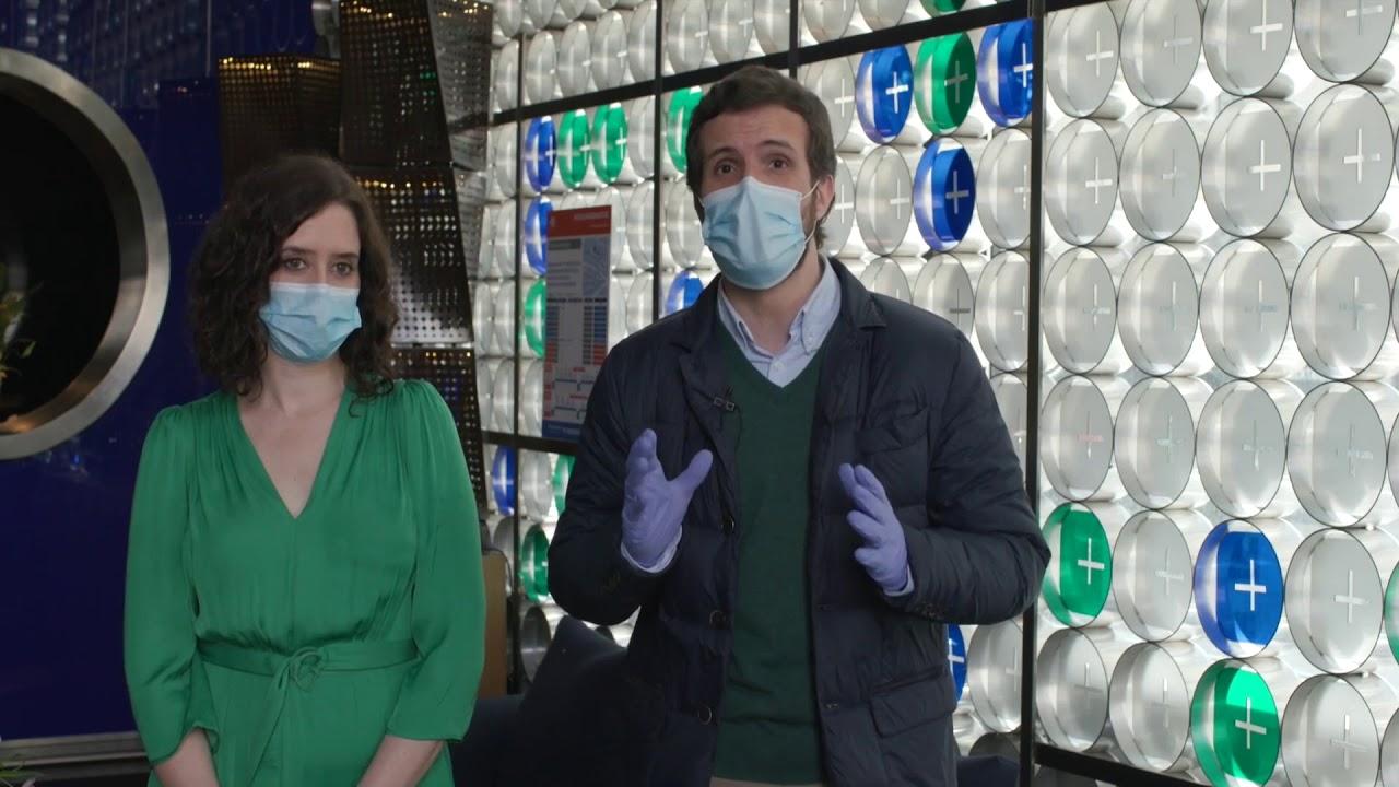 Pablo Casado, presidente del PP, junto a Isabel Díaz Ayuso, presidenta de la Comunidad de Madrid, en un hotel de Kike Sarasola. YouTube.