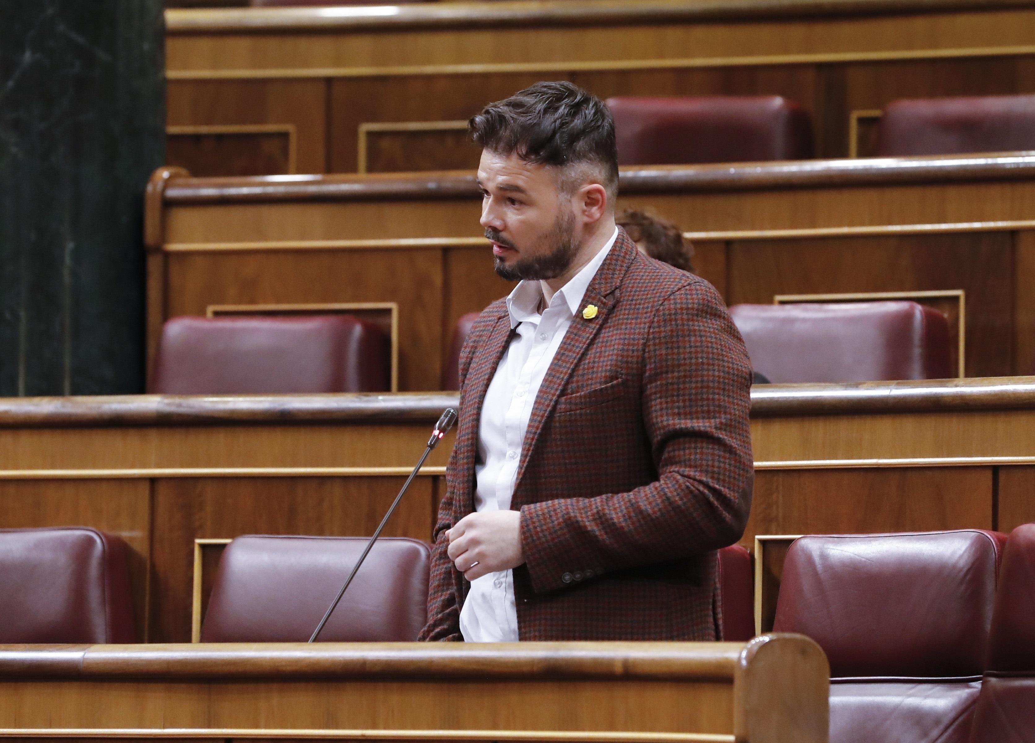 El portavoz de ERC, Gabriel Rufián, durante su intervención en la sesión de Control al Ejecutivo que se celebra este miércoles en el Congreso. EP