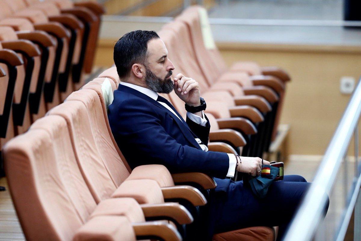 Abascal presencia la sesión de control al Gobierno madrileño en la Asamblea. Vox