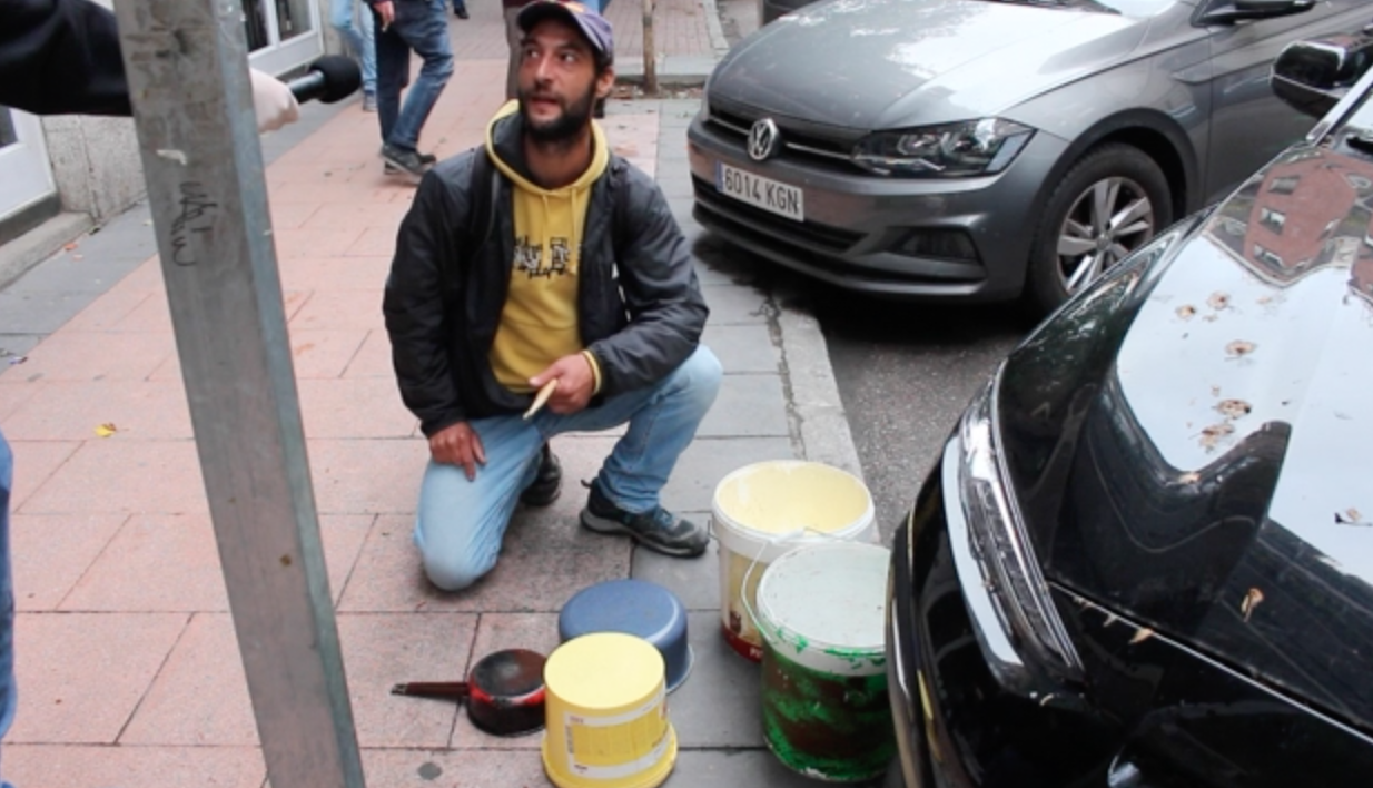 Manifestante pro Vox en el barrio de Salamanca