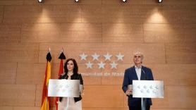 La presidenta de la Comunidad de Madrid, Isabel Díaz Ayuso, y el consejero de Sanidad de la comunidad, Enrique Ruiz Escudero