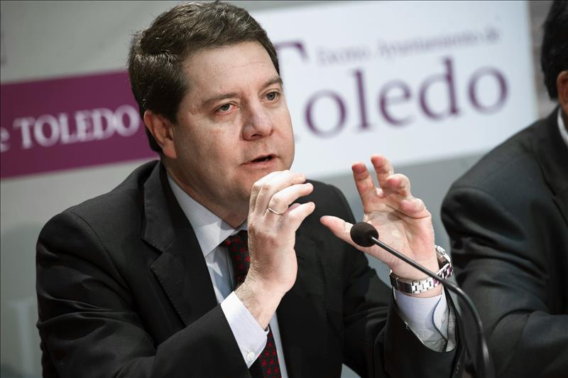 García Page anuncia que concurrirá a las primarias para el Gobierno autonómico