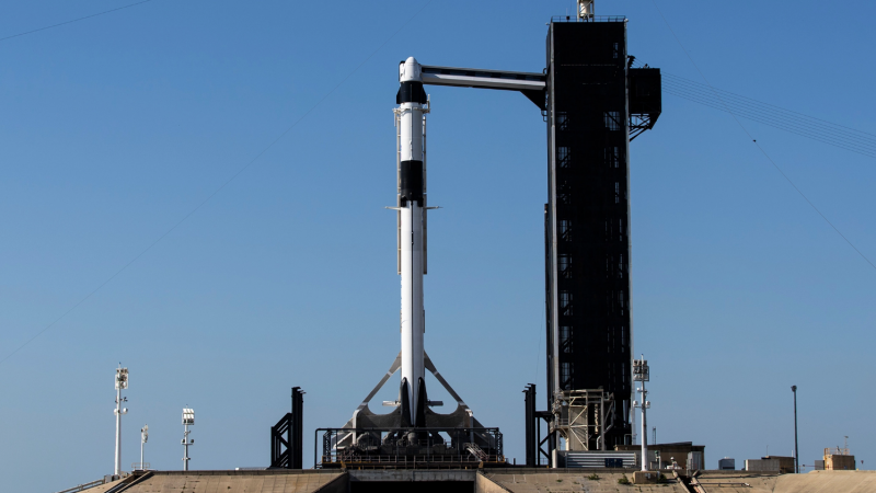 SpaceX lanza mañana el primer vuelo tripulado privado hasta la Estación Espacial Internacional