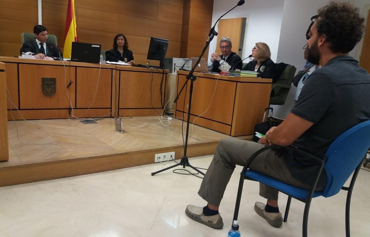 Jesús Candel, alias 'Spiriman', durante el juicio en Granada por los insultos a Susana Díaz.