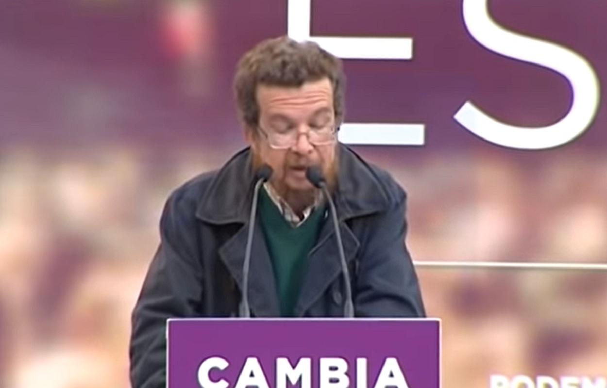 Francisco Javier Iglesias, padre de Pablo Iglesias, durante un mítin de Podemos en 2015