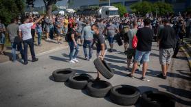 Un millar de trabajadores de Nissan se concentran ante la planta de la Zona Franca - Europa Press