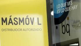 Escaparate de MásMóvil en una tienda