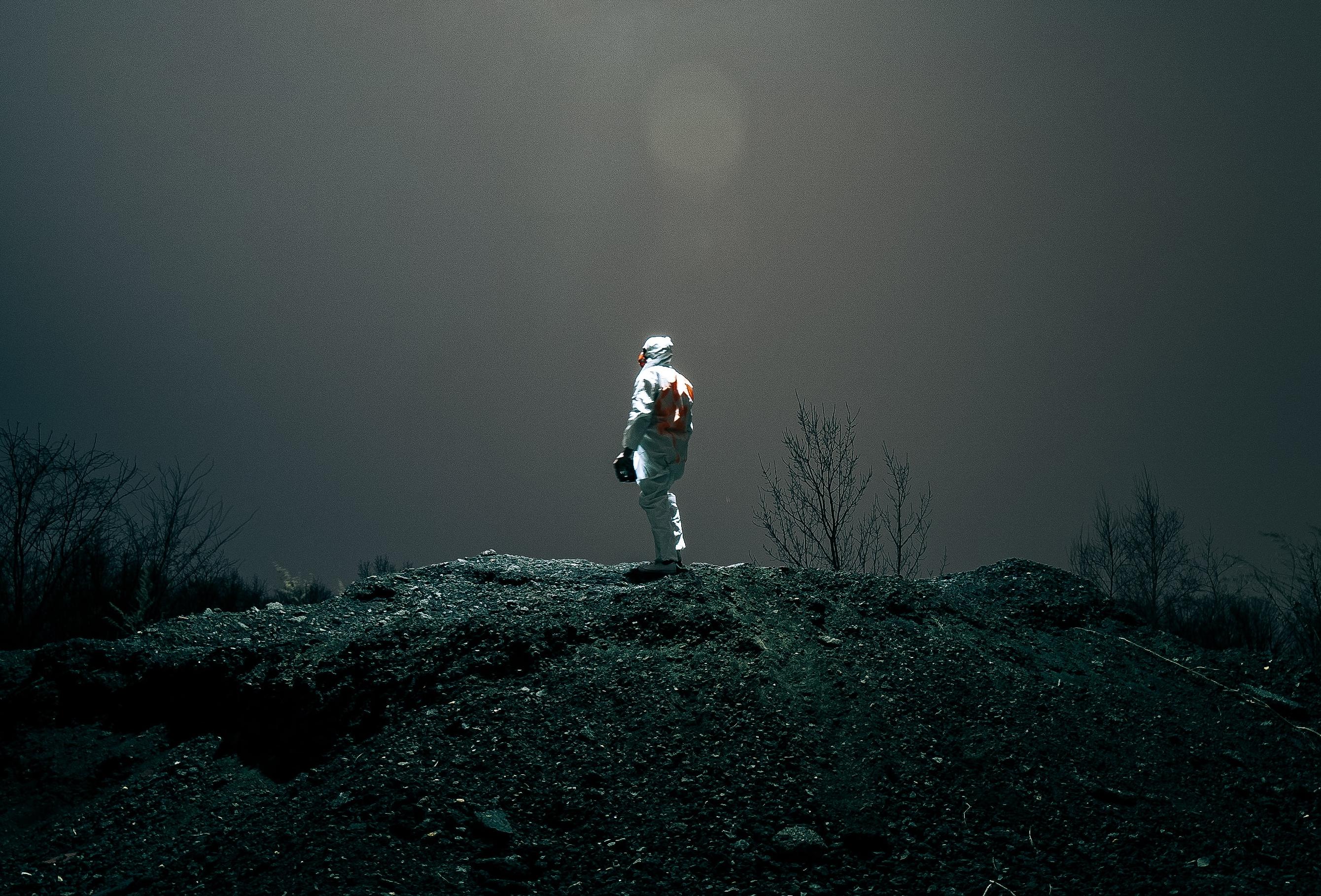 Sanitario en plena naturaleza. Martín Sánchez para Unsplash