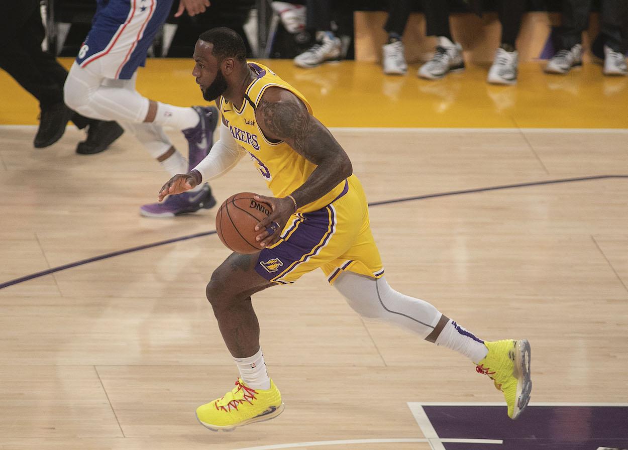 Imagen de archivo de LeBron James durante un partido contra Philadelphia Sixers