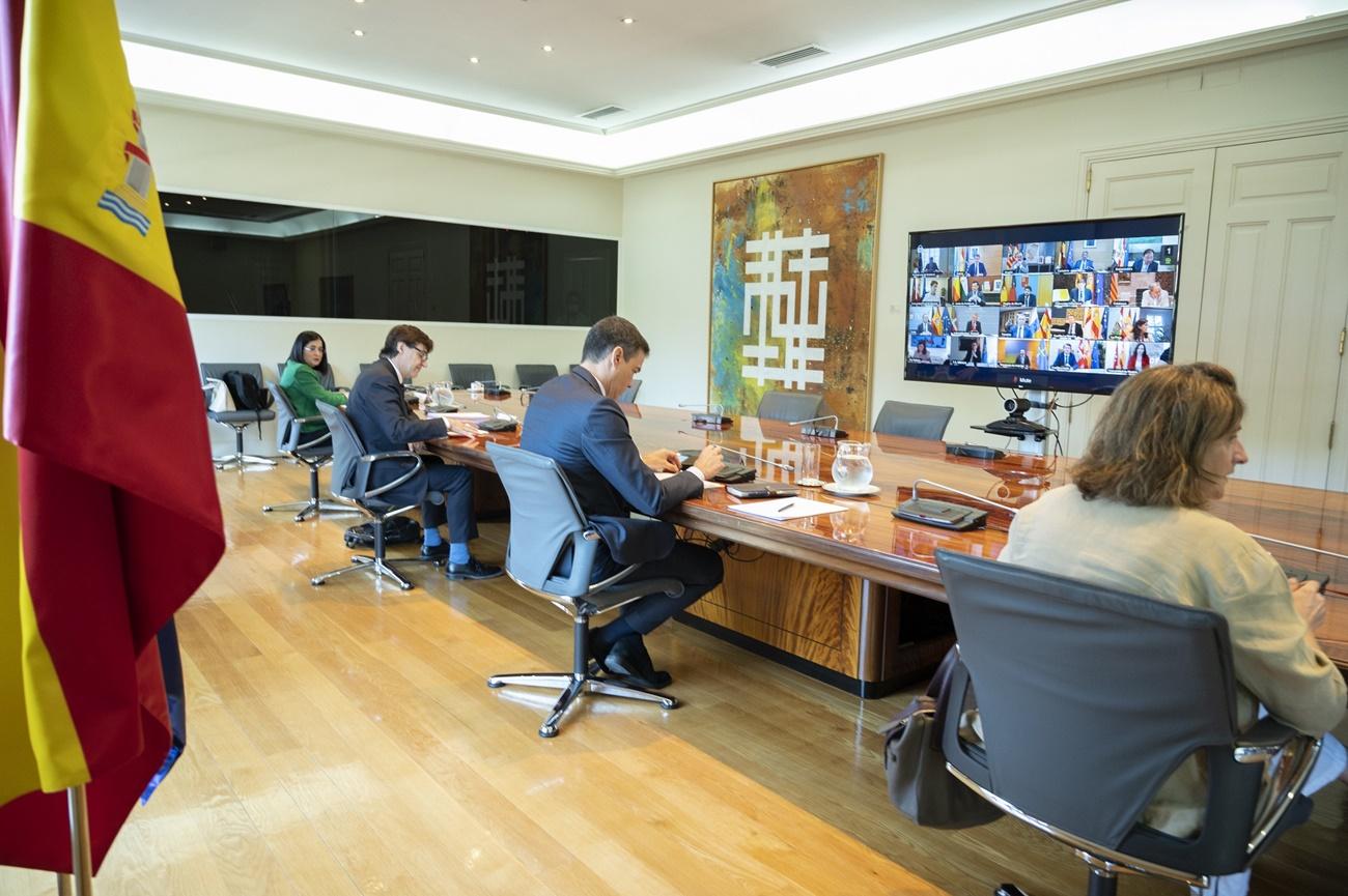 Pedro Sánchez durante la videoconferencia con los presidentes autonómicos