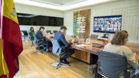 Pedro Sánchez durante la videoconferencia con los presidentes autonómicos