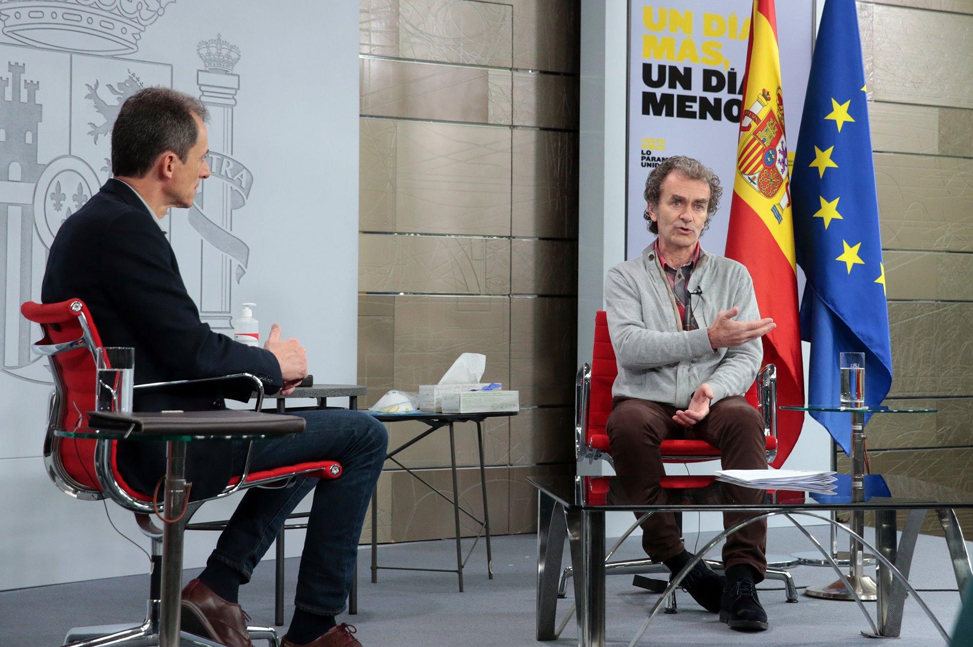 Pedro Duque (izquierda) y Fernando Simón. Fuente: Europa Press.